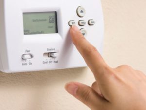 Come-risparmiare-sul-riscaldamento-in-casa-300x225 Arriva il freddo, come intervenire per ridurre al minimo i consumi